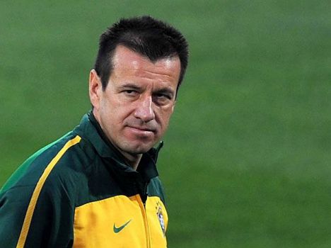 Dunga pede desculpas.