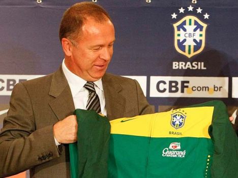 Mano chega com o apoio de todos.