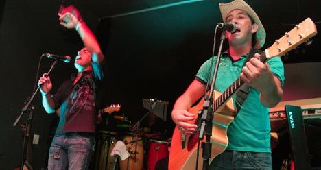 Eric e Matheus agitam Quartaneja do Porto Santo