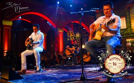 Bruno e Marrone s�o atra��o no Woods Bar